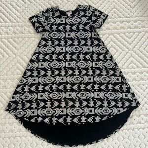 Elegant LuLaRoe Carly